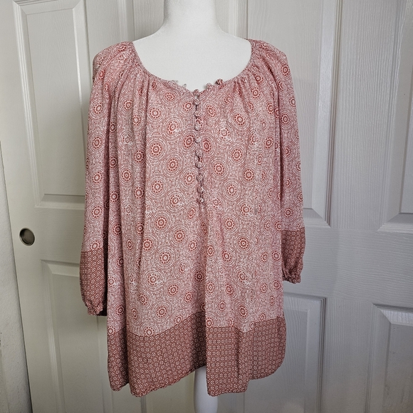 Jny Tops - 2x Women's Red Patterned Buttoned Down Top